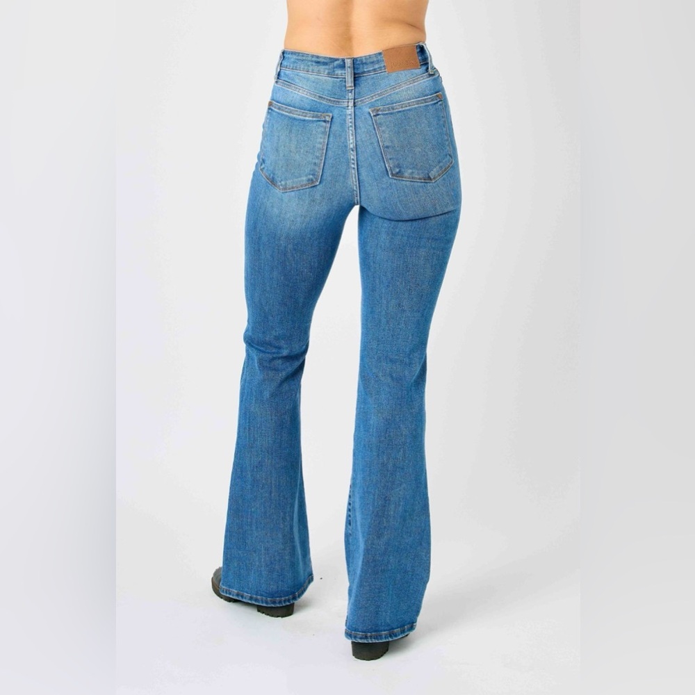 Judy Blue Full Size High-Waisted Classic Flare Jeans Plus Size - Picture 7 of 10